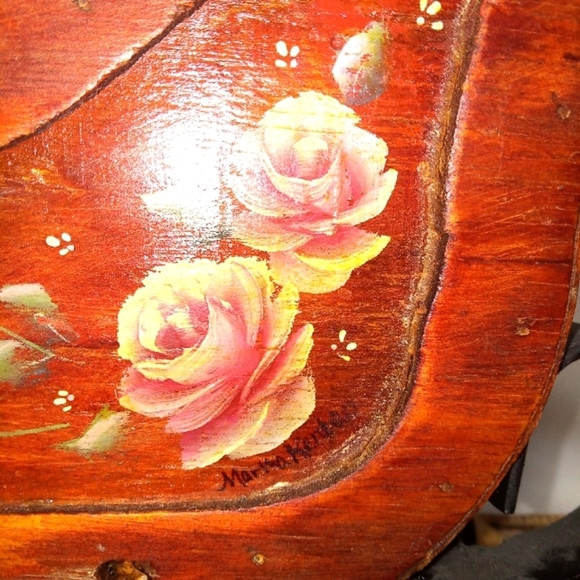 VINTAGE miniature sled with signed painting on the sides. - Picture 8 of 11